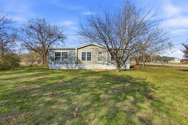 $300,000 | 1409 South Drive, Venus, TX 76084