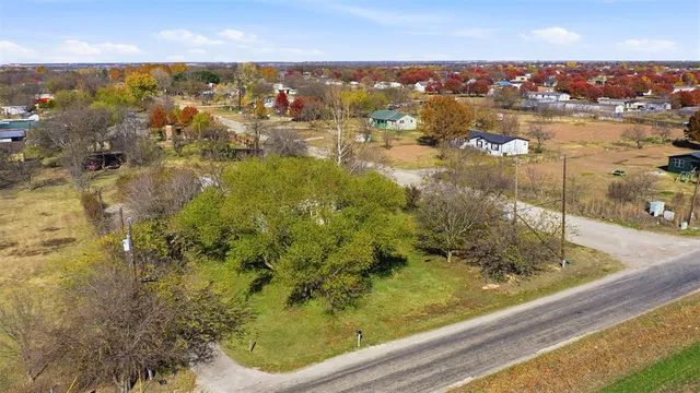 $300,000 | 1409 South Drive, Venus, TX 76084