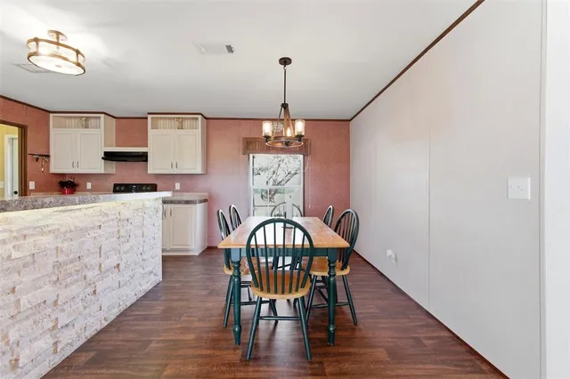 $300,000 | 1409 South Drive, Venus, TX 76084