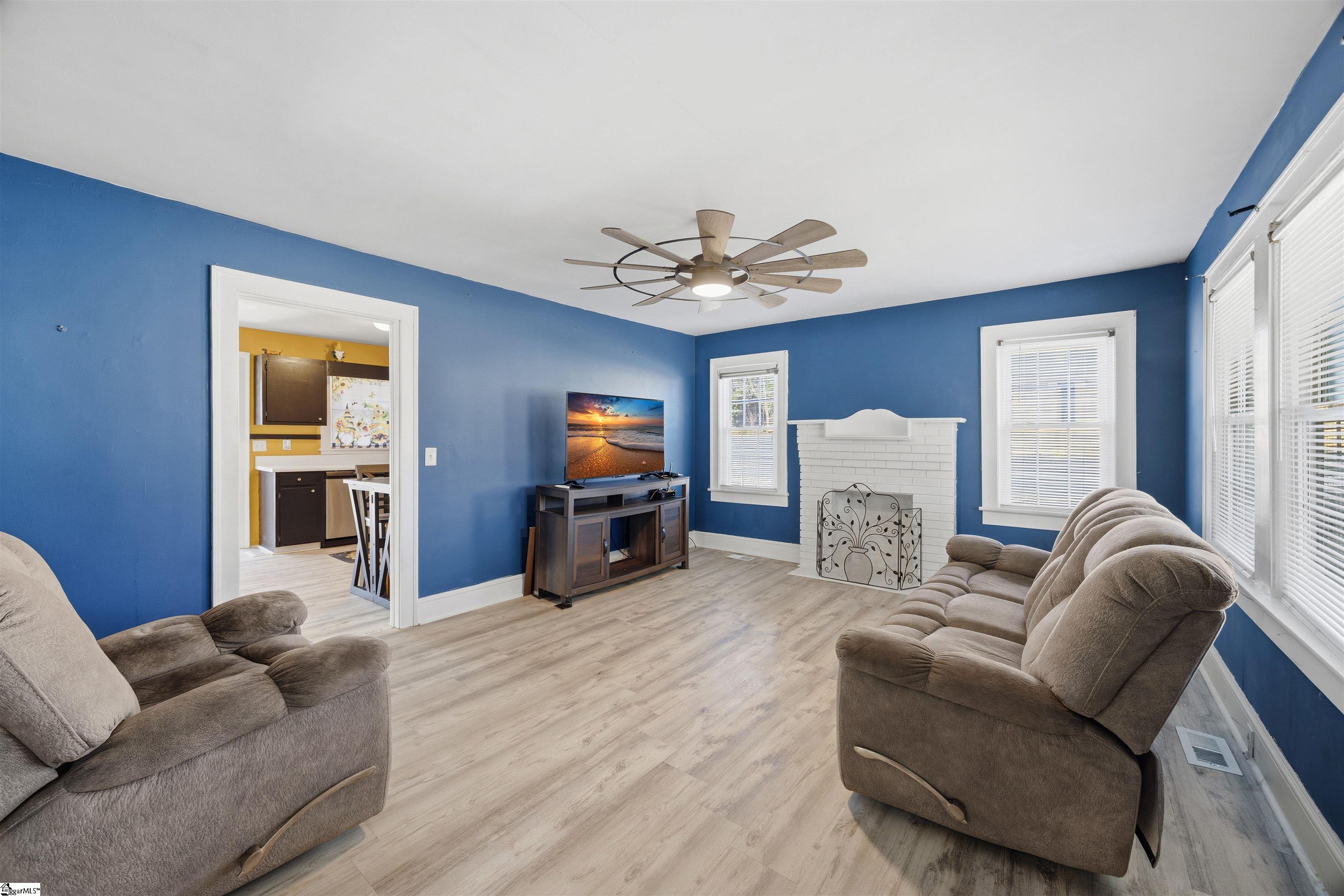 600 South Main Street Greer, SC 29650 - Photo 5 of 25