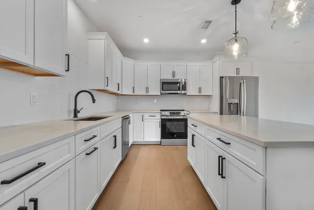 $2,800 | 62 Foundry Street, Unit 406, Wakefield, MA 01880