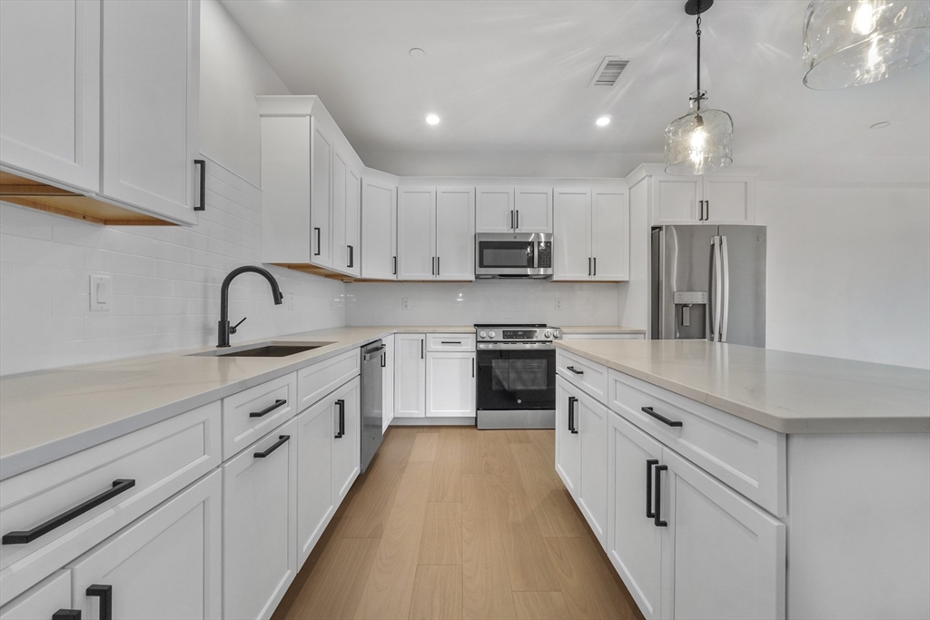 62 Foundry Street, Unit 406 Wakefield, MA 01880 - Photo 5 of 25