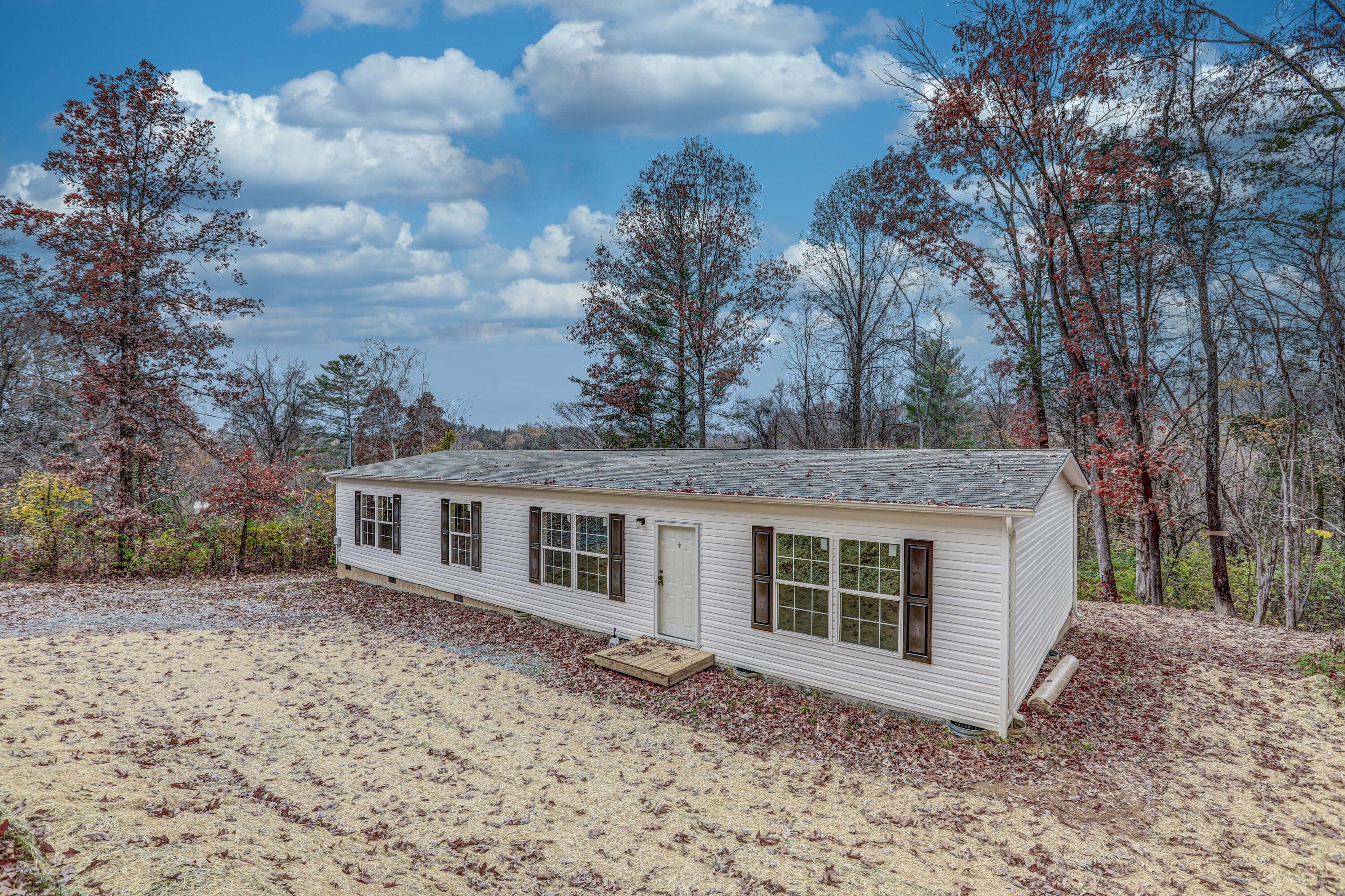 280 West Barton Ridge Road Greeneville, TN 37743 - Photo 2 of 40 B42A0763_4_5_6_7-Edit