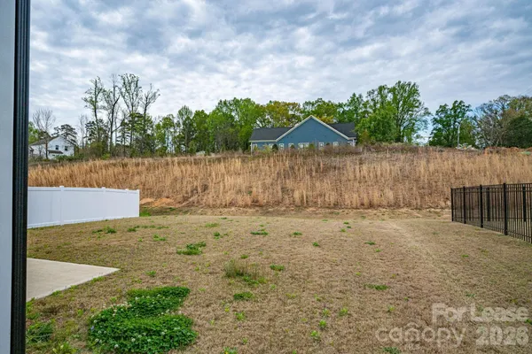 $2,295 | 1004 Davis Hls Drive, Dallas, NC 28034