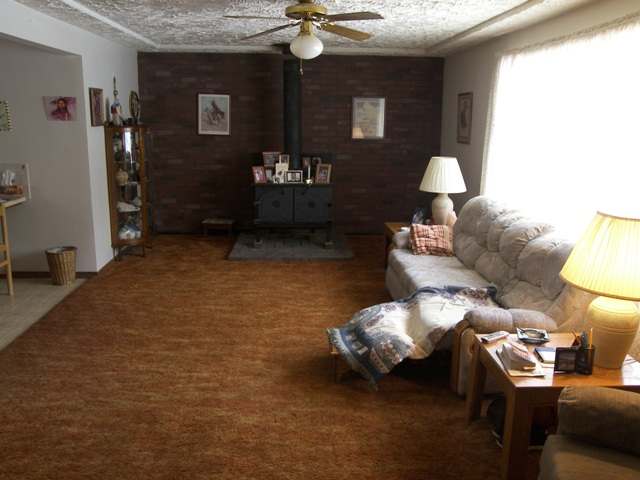 2704 East Winger Road Mead, WA 99021 - Photo 2 of 9