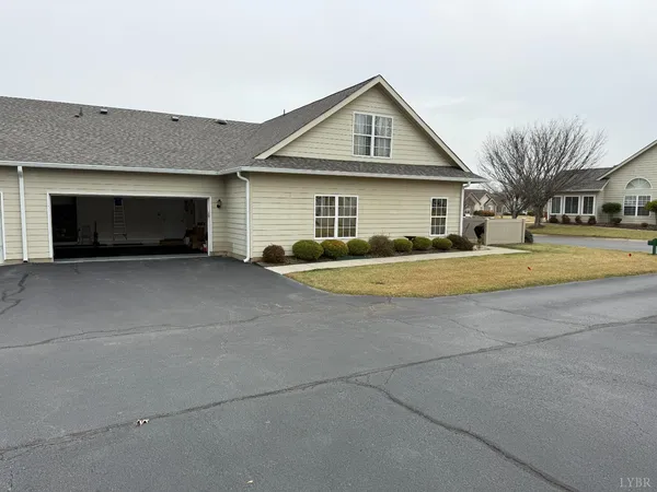 $349,900 | 112 Salisbury Circle, Lynchburg, VA 24502