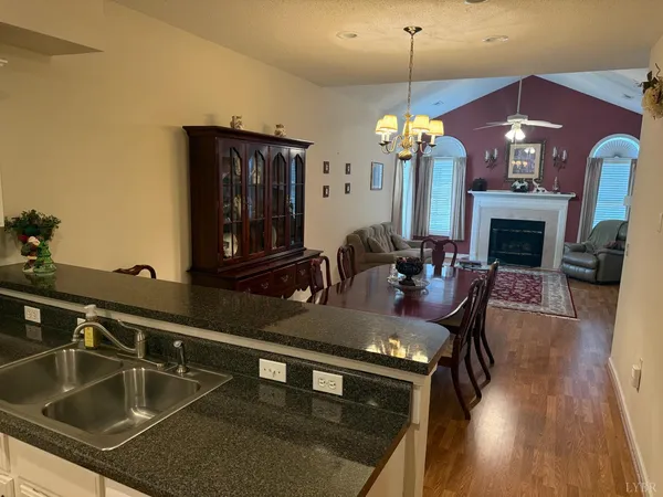 $349,900 | 112 Salisbury Circle, Lynchburg, VA 24502