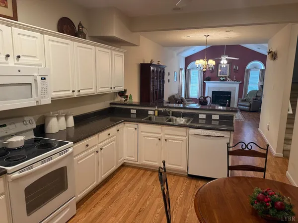 $349,900 | 112 Salisbury Circle, Lynchburg, VA 24502