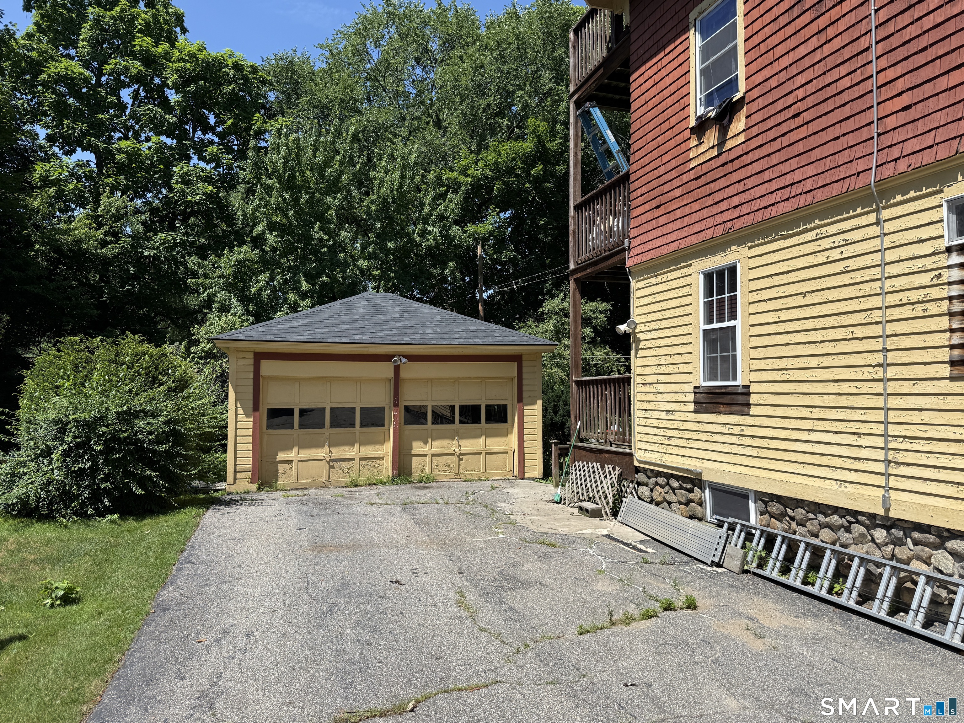 18 Valentine Street Waterbury, CT 06708 - Photo 5 of 25