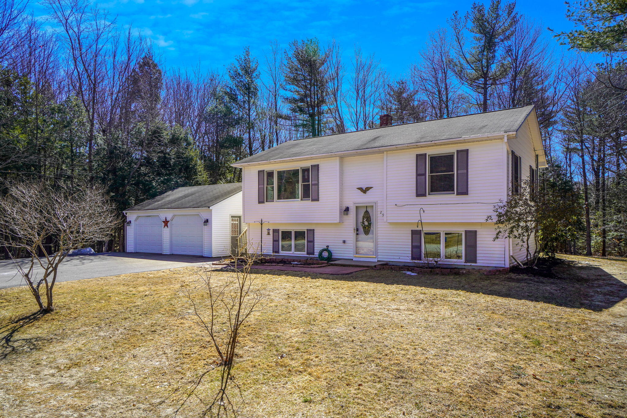 29 Terry Circle Sabattus, ME 04280 - Photo 2 of 28 2-web-or-mls-9932f6f17dc53f4e961100bc4bd
