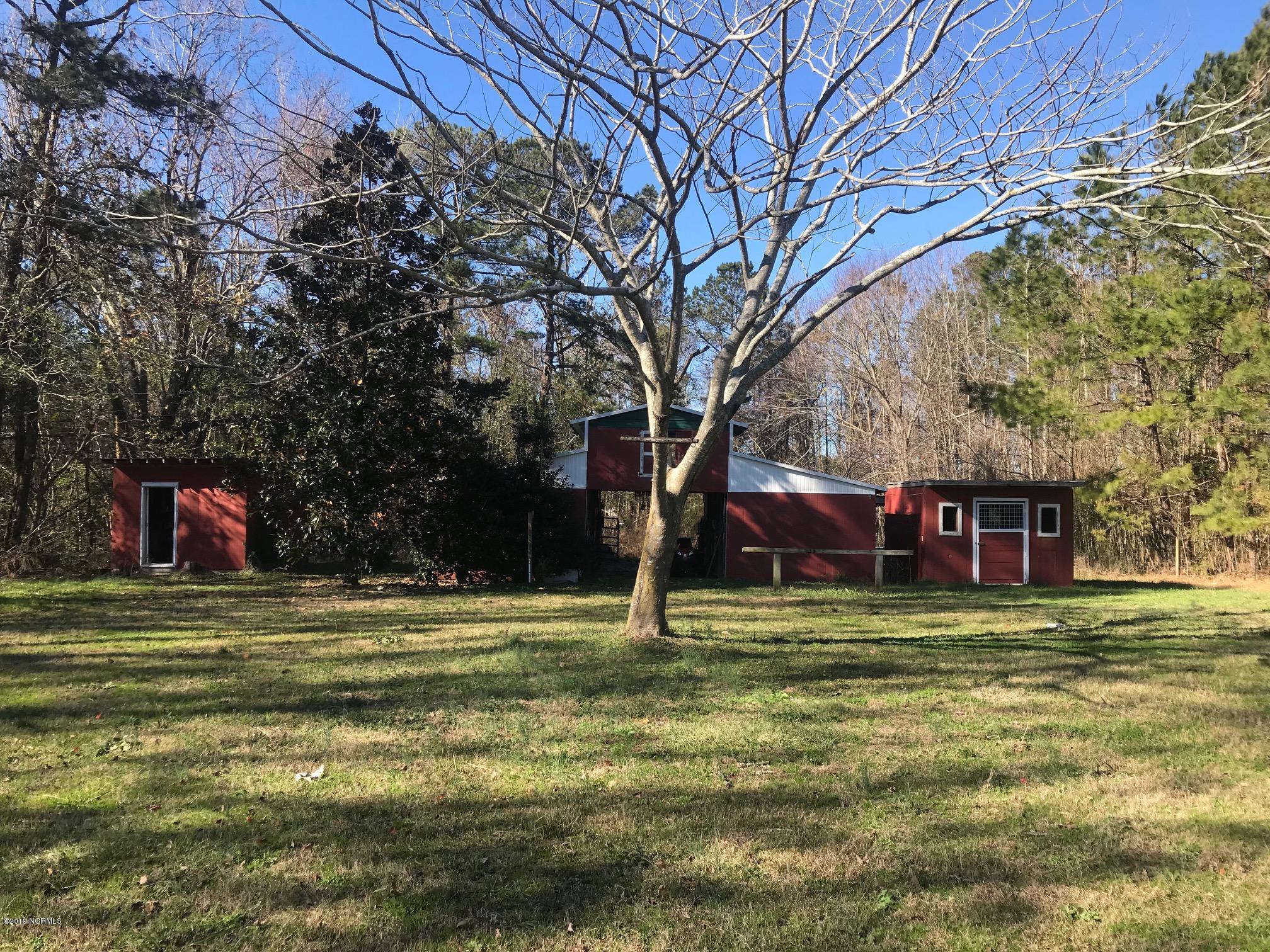 1057 Pope Road Watha, NC 28478 - Photo 5 of 24 Barn