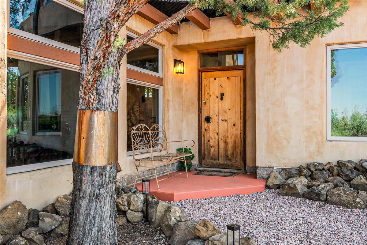 65580 Sisemore Road Bend, OR 97703 - Photo 11 of 67 Front Door