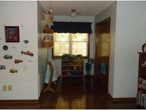 645 Pleasant Valley Road Jonesborough, TN 37659 - Photo 12 of 21 2nd Bedroom