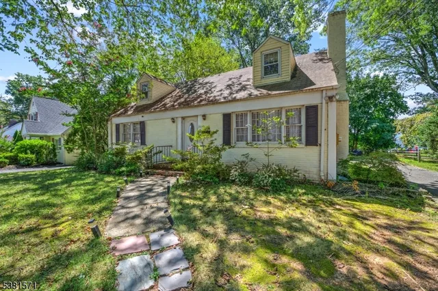 $599,999 | 341 West End Avenue, North Plainfield, NJ 07063