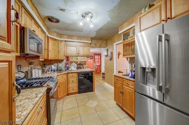 $599,999 | 341 West End Avenue, North Plainfield, NJ 07063