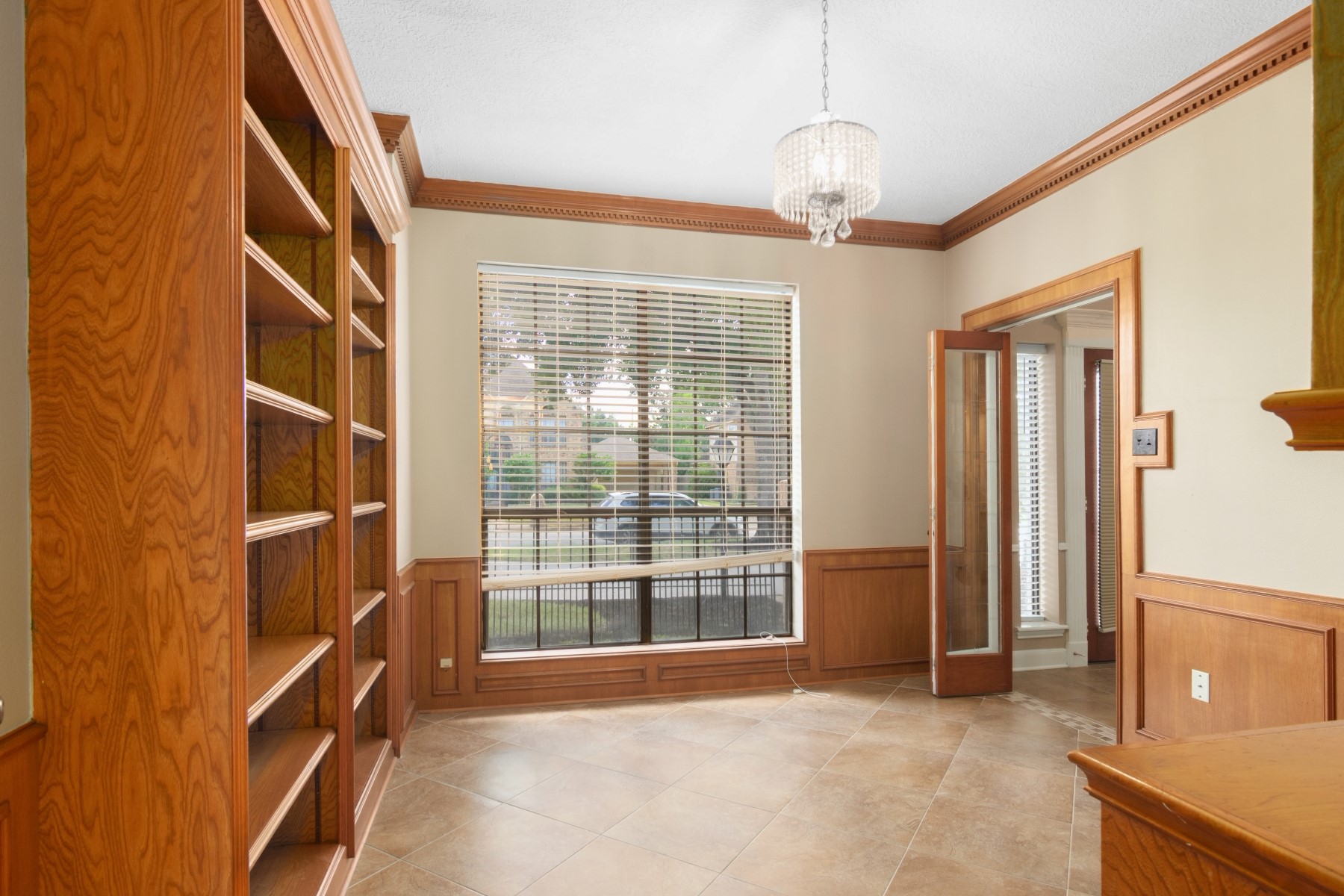 6039 Spring Creek Lane Spring, TX 77379 - Photo 20 of 48 a view of an empty room with a window