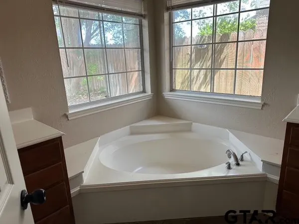 $1,600 | 5603 Calais Drive, Tyler, TX 75704