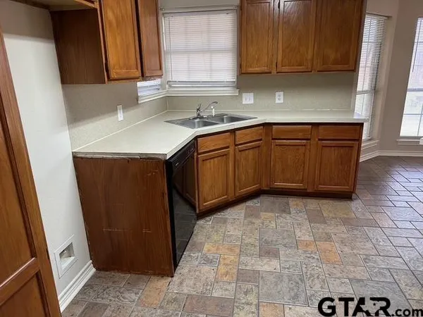 $1,600 | 5603 Calais Drive, Tyler, TX 75704