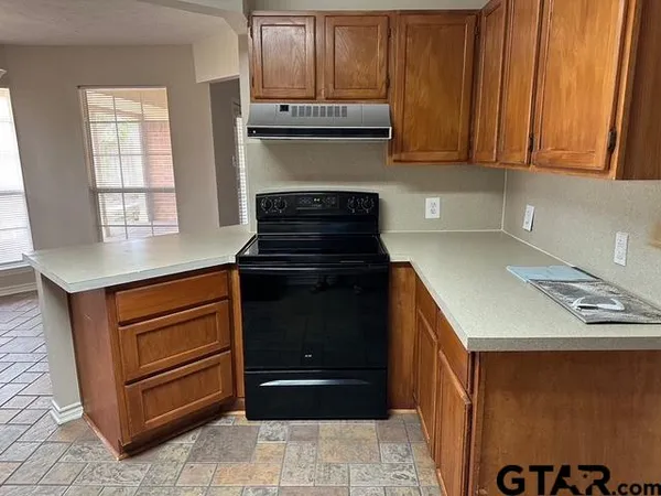 $1,600 | 5603 Calais Drive, Tyler, TX 75704