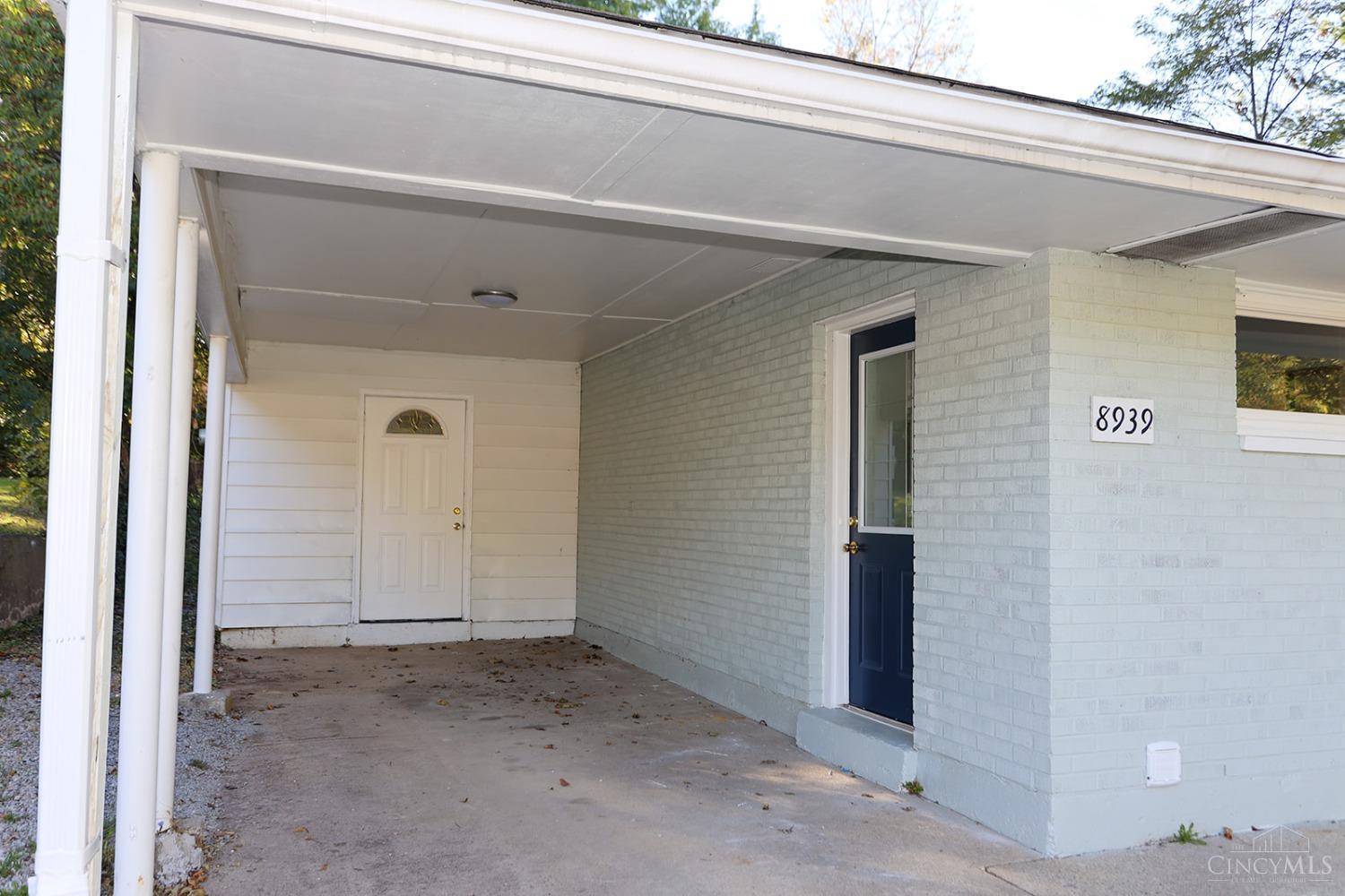 8939 Daly Road Cincinnati, OH 45231 - Photo 4 of 26