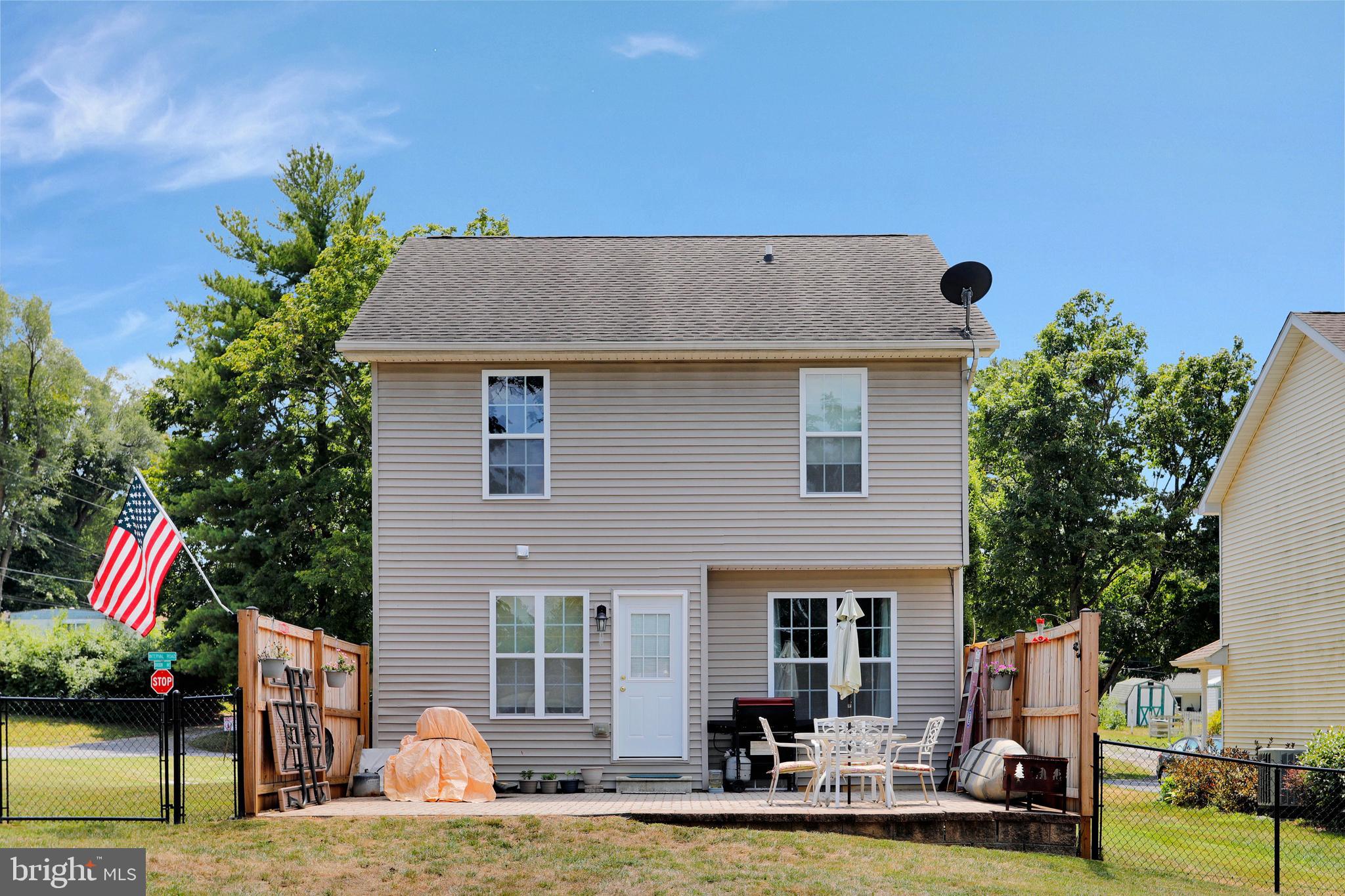 742 Interval Road Hagerstown, MD 21740 - Photo 7 of 35 Privacy fence on both sides of huge back patio.