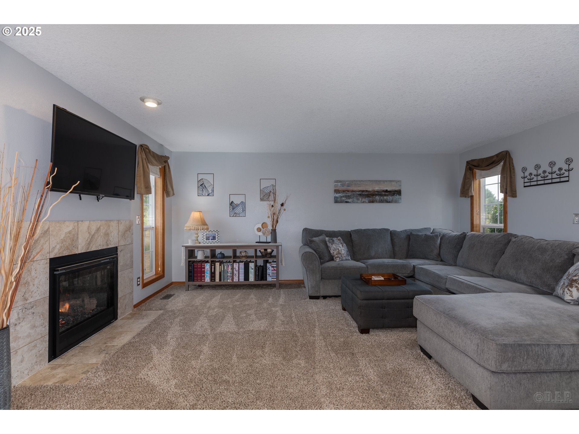 56597 Cascade View Drive Warren, OR 97053 - Photo 6 of 40 Living Room