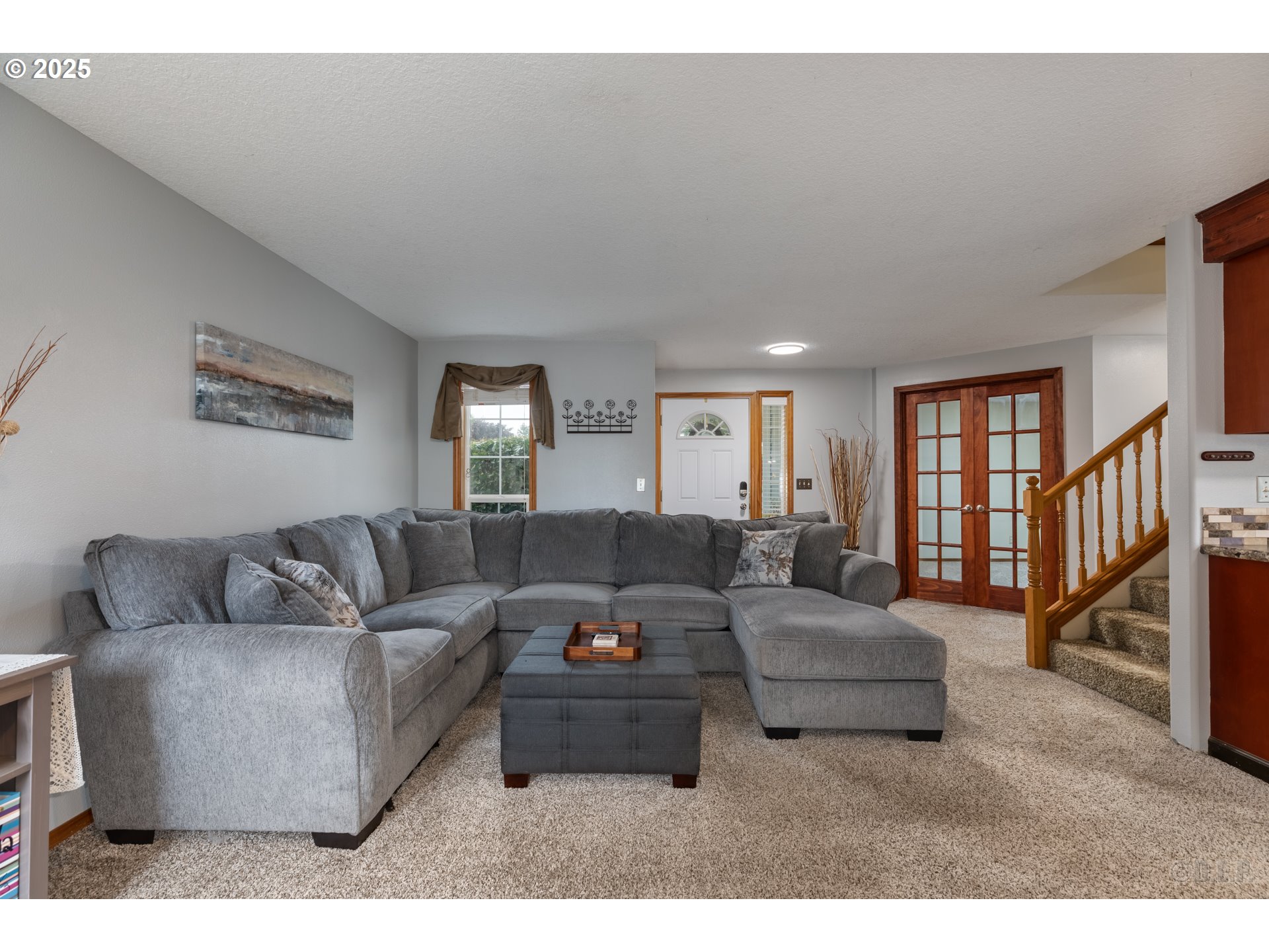 56597 Cascade View Drive Warren, OR 97053 - Photo 7 of 40 Living Room