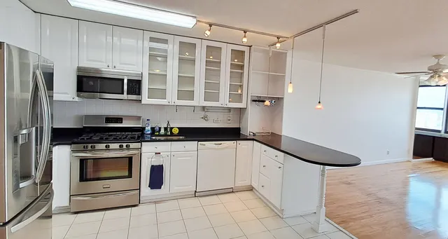 $389,000 | 7000 Boulevard East, Unit 35G, Guttenberg, NJ 07093