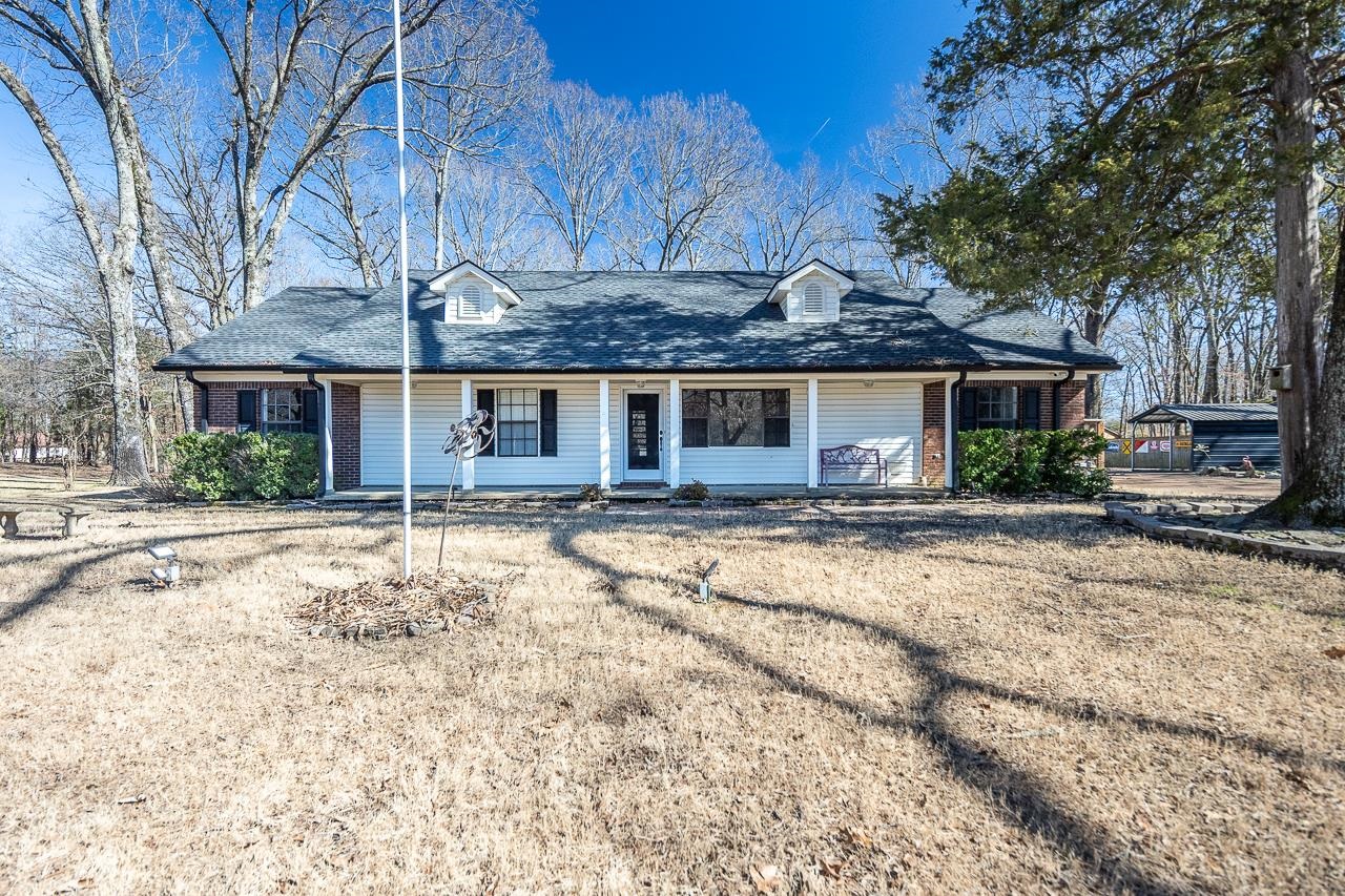 3848 Windermere Drive South Nesbit, MS 38651 - Photo 1 of 40 a front view of a house with a yard and garage