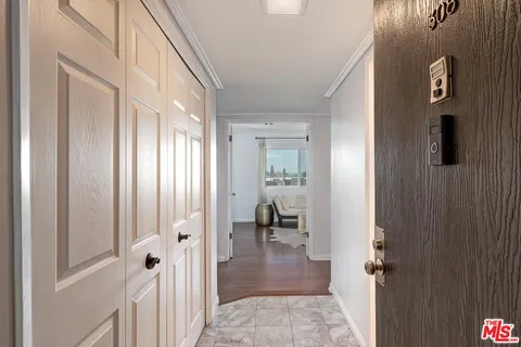 $599,000 | 5651 Windsor Way, Unit 308, Culver City, CA 90230