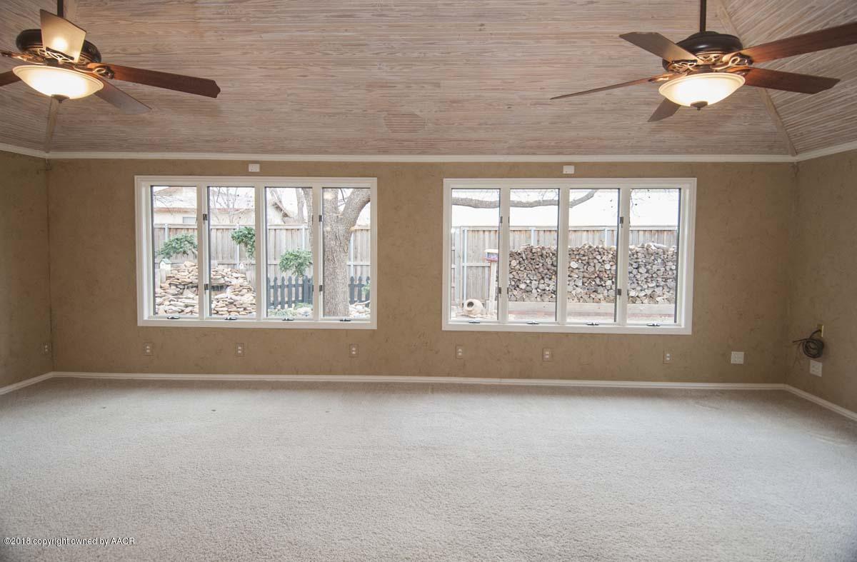 8217 Lamount Drive Amarillo, TX 79110 - Photo 13 of 51 DEN VIEW 1