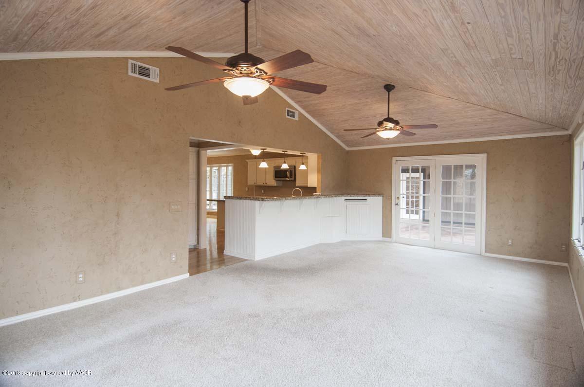 8217 Lamount Drive Amarillo, TX 79110 - Photo 15 of 51 DEN VIEW 3