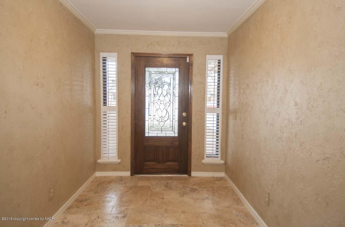 8217 Lamount Drive Amarillo, TX 79110 - Photo 3 of 51 ENTRY