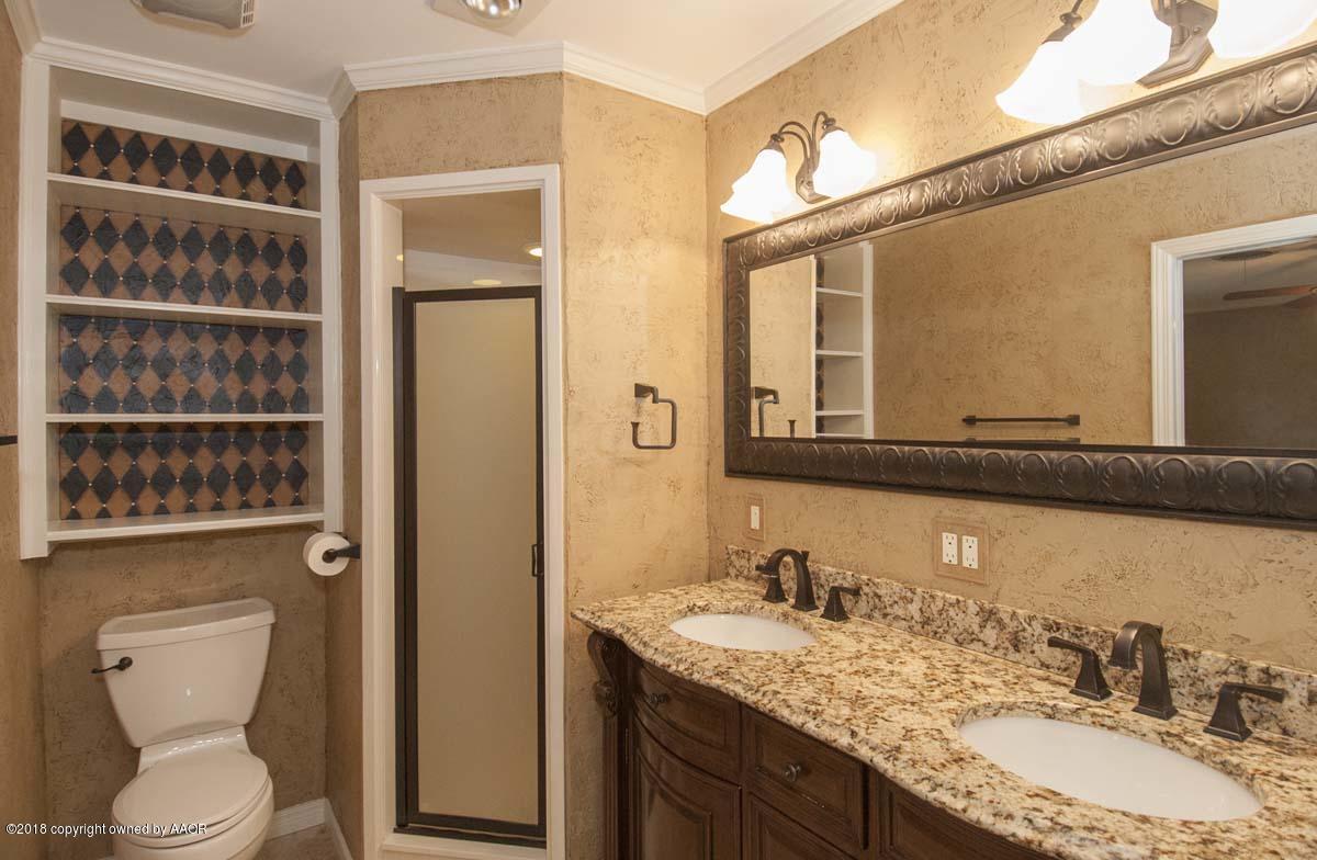 8217 Lamount Drive Amarillo, TX 79110 - Photo 22 of 51 MASTER BATH VIEW 1