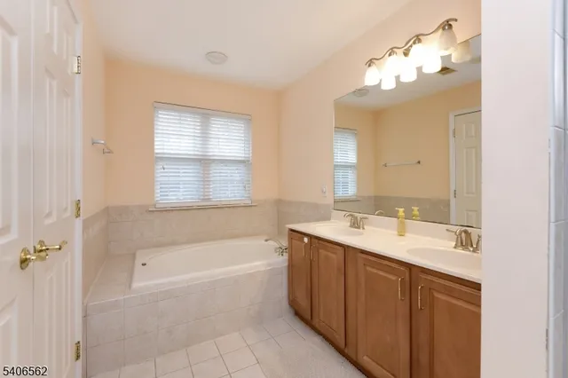 $3,590 | 14 Scarlet Oak Drive, Princeton, NJ 08540