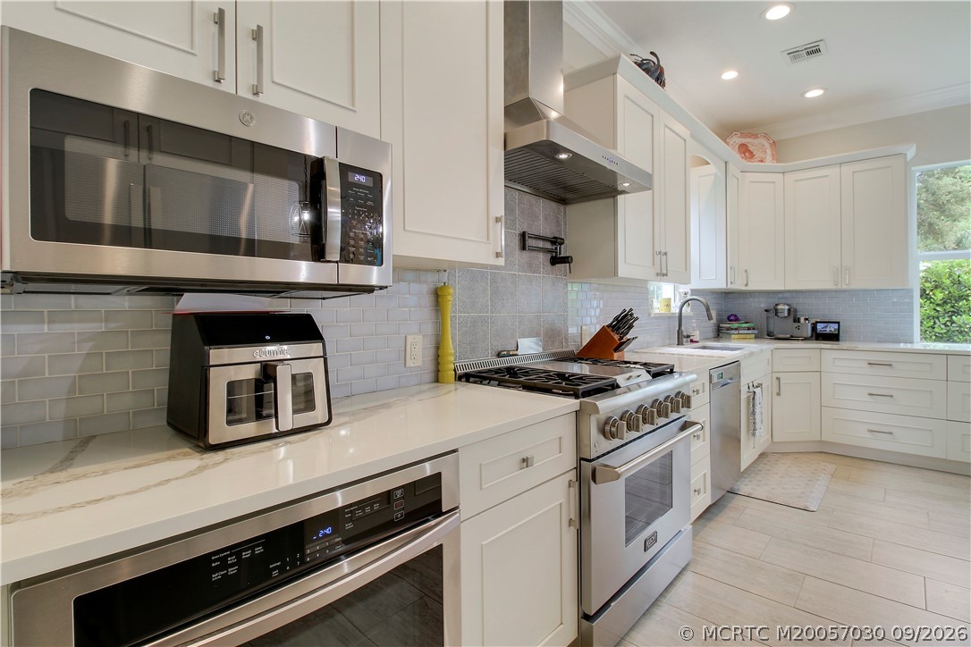1002 Southeast Riverside Drive Stuart, FL 34996 - Photo 41 of 71 Gallery Image 41