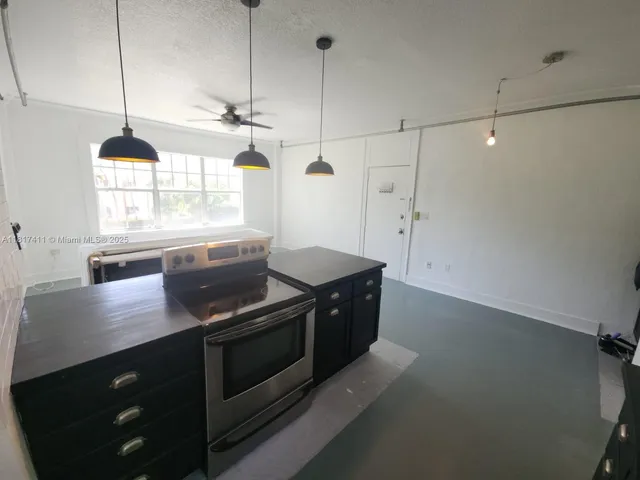 $2,300 | 1611 Michigan Avenue, Unit 11, Miami Beach, FL 33139