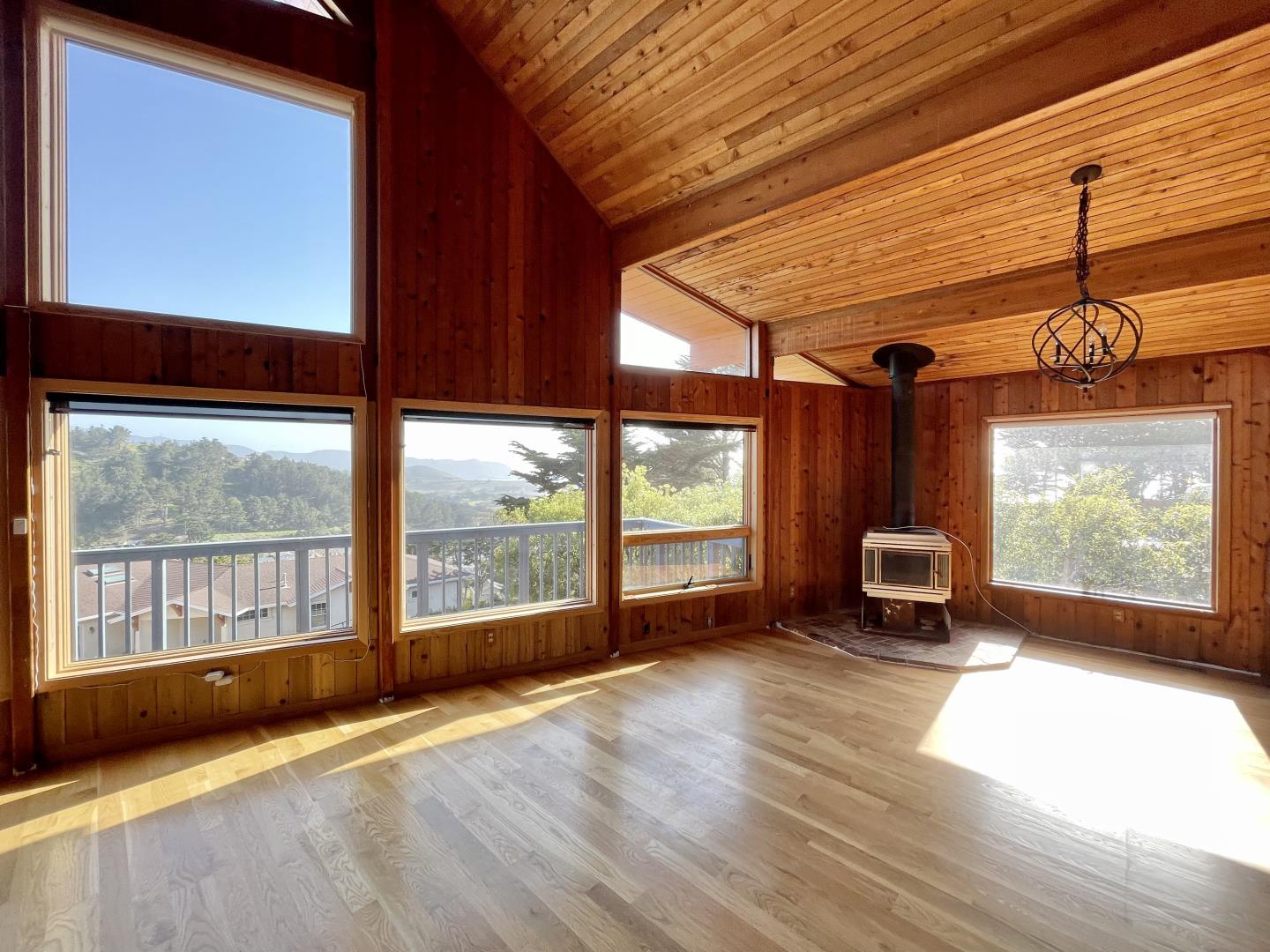490 Talbot Avenue Pacifica, CA 94044 - Photo 7 of 33 a view of an empty room with a window