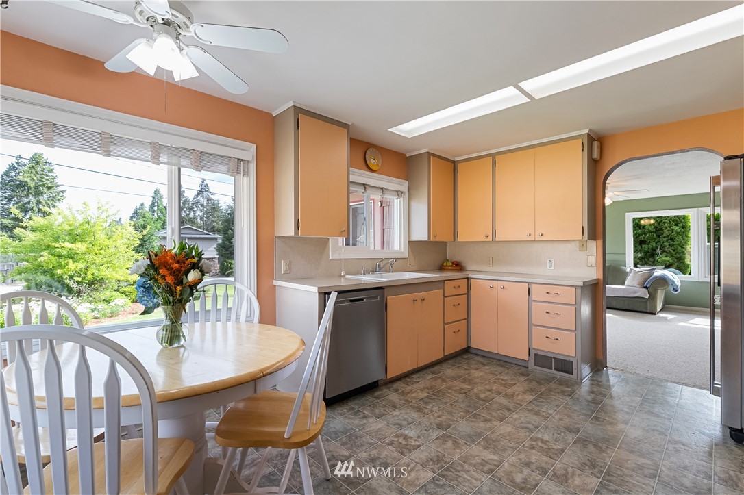 2841 McLeod Road Bellingham, WA 98225 - Photo 8 of 39 Gallery Image 8