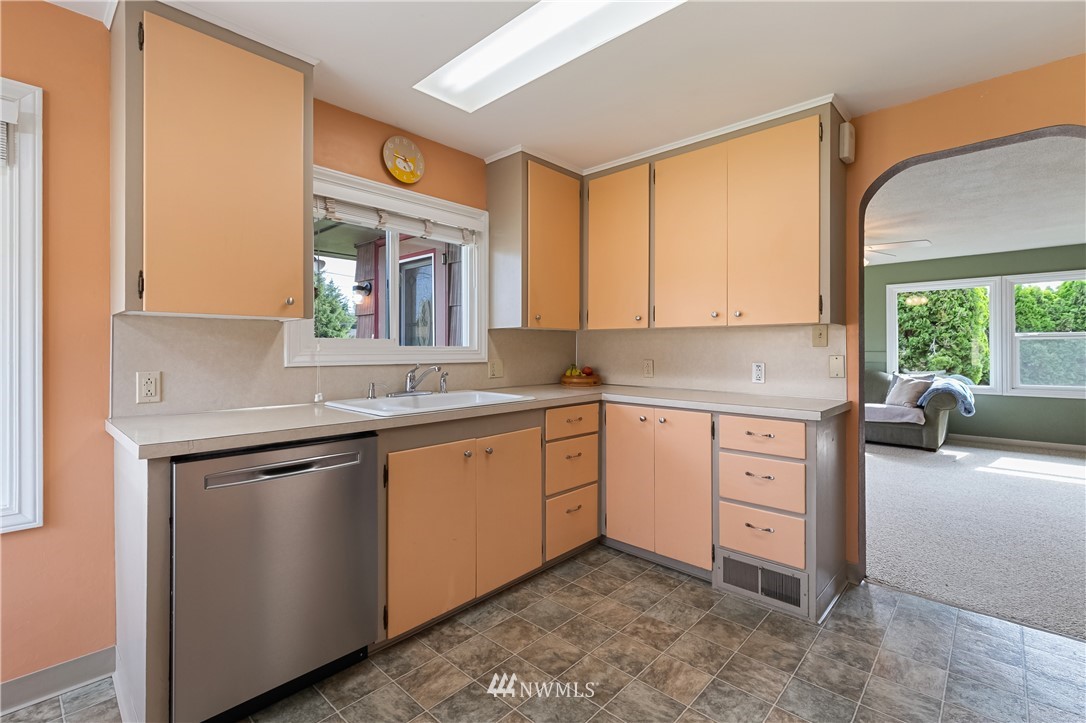 2841 McLeod Road Bellingham, WA 98225 - Photo 9 of 39 Gallery Image 9