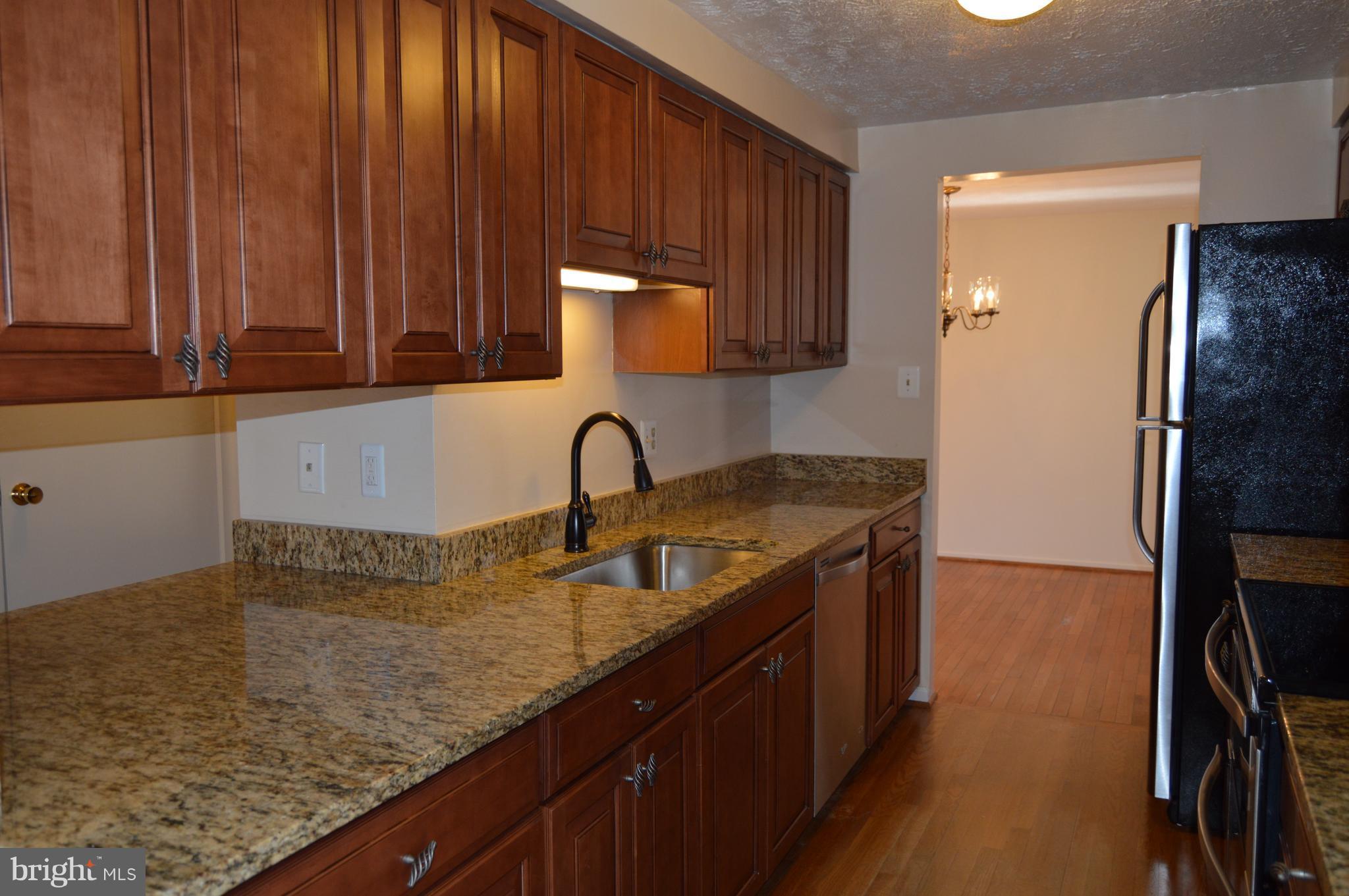 5751 Heming Avenue Springfield, VA 22151 - Photo 5 of 22 Renovated with ALL new appliances