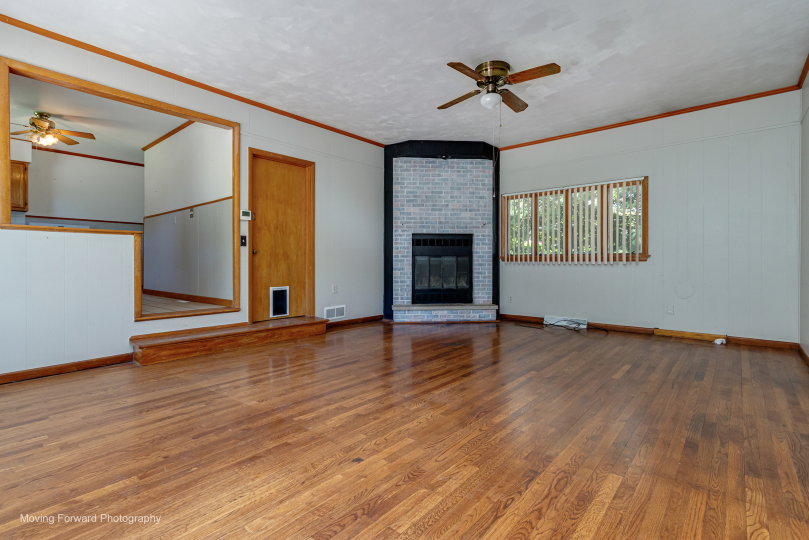 7S175 North Eola Road Aurora, IL 60502 - Photo 4 of 17