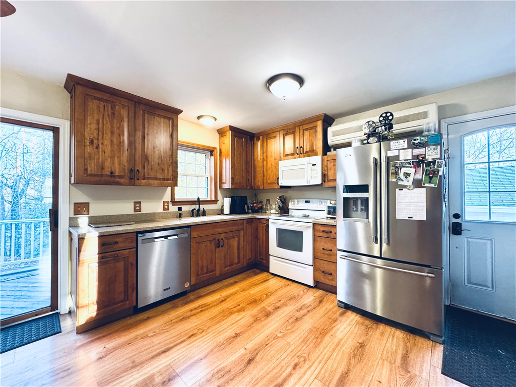 9 Perkins Avenue Westerly, RI 02891 - Photo 7 of 38