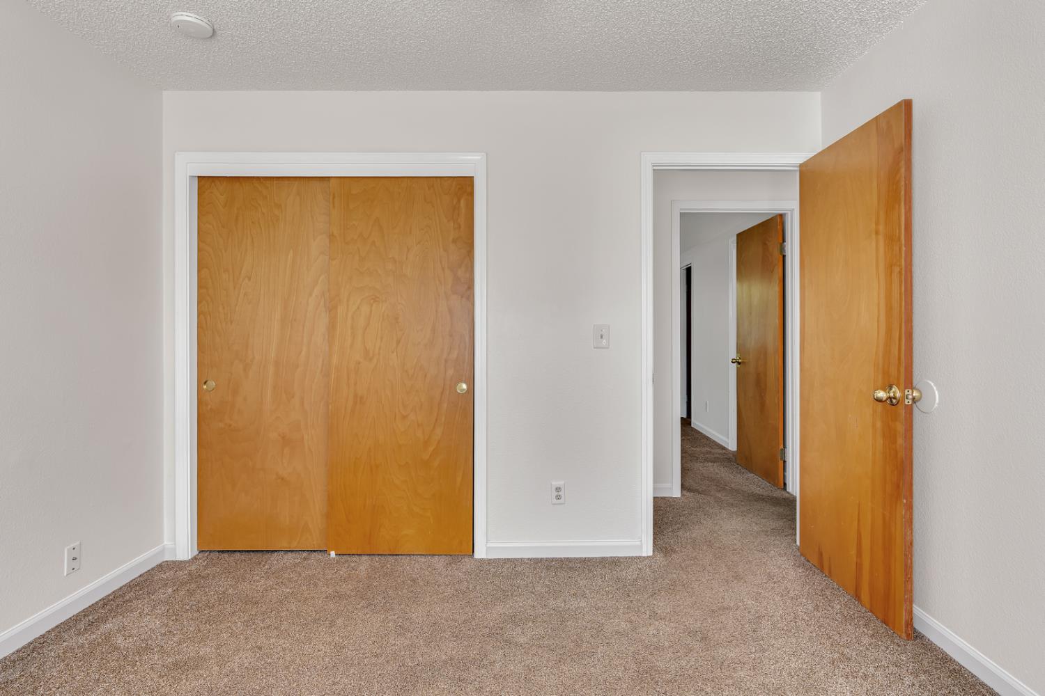 1220 Diamond Way Madera, CA 93637 - Photo 19 of 31 Gallery Image 19