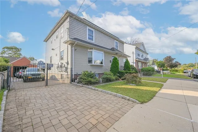 $899,000 | 3204 Glennon Place | Throgs Neck