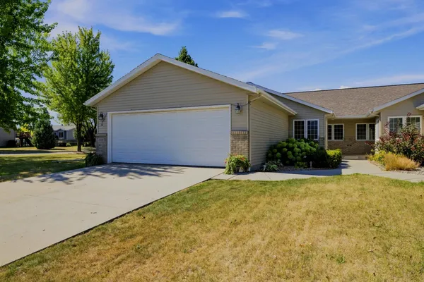 $429,900 | 3595 Harrison Street South, Fargo, ND 58104