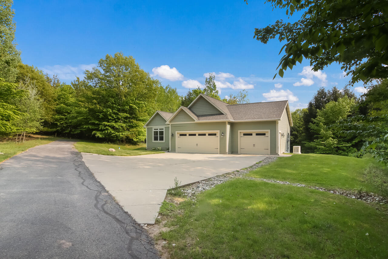 9583 Moon Ridge Road Onekama, MI 49675 - Photo 61 of 73 60-Scene-63
