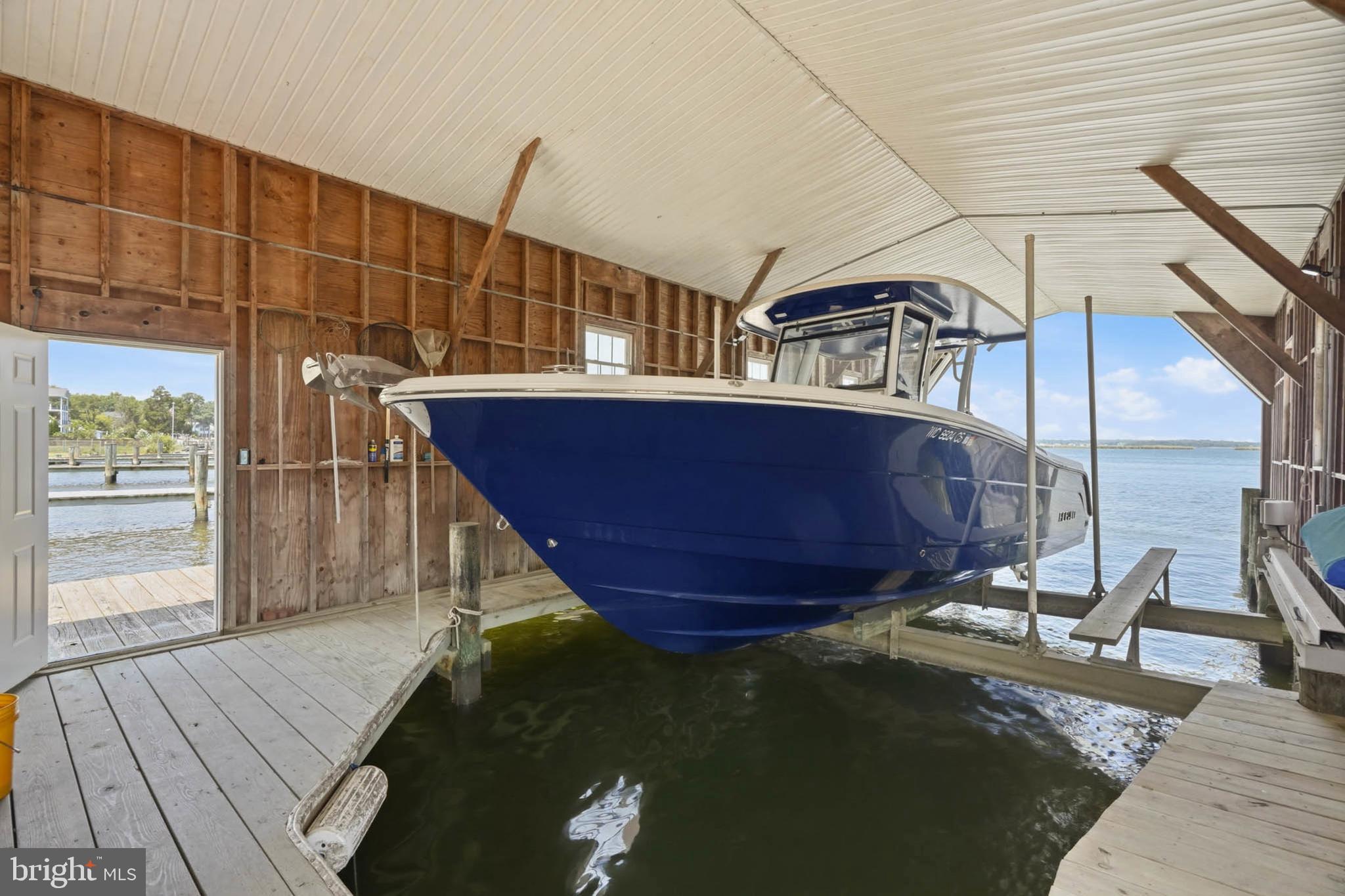3689 1st Avenue Edgewater, MD 21037 - Photo 8 of 55 Interior Boathouse