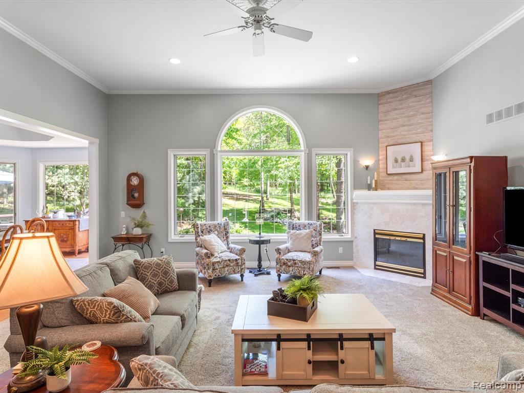 1331 Avon Circle West Rochester Hills, MI 48309 - Photo 18 of 54