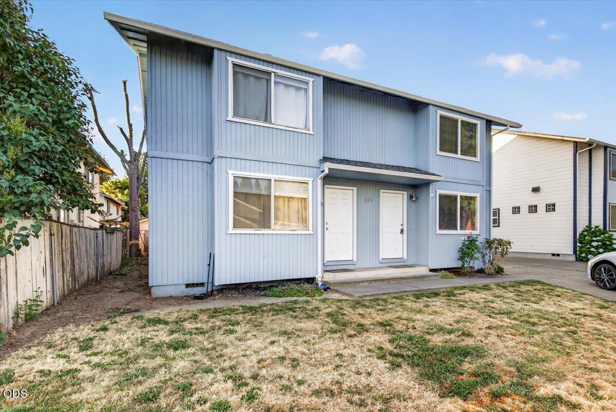 211 West Bolz Road Phoenix, OR 97535 - Photo 4 of 26